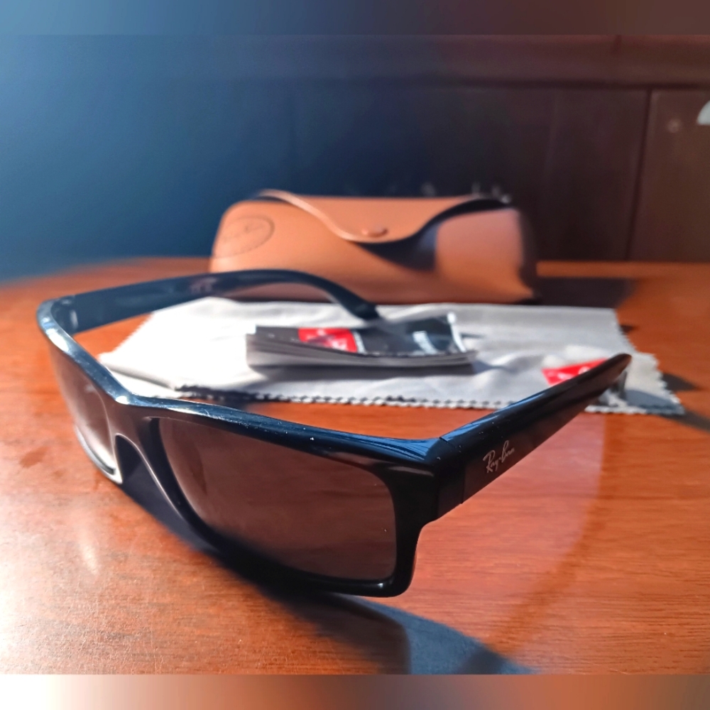 Ray-Ban RB4151 Sunglasses